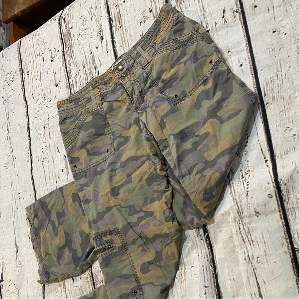 Lined, Old Navy, Camo Pants w inner lining, size 2 SO WARM! GREAT4 this weather